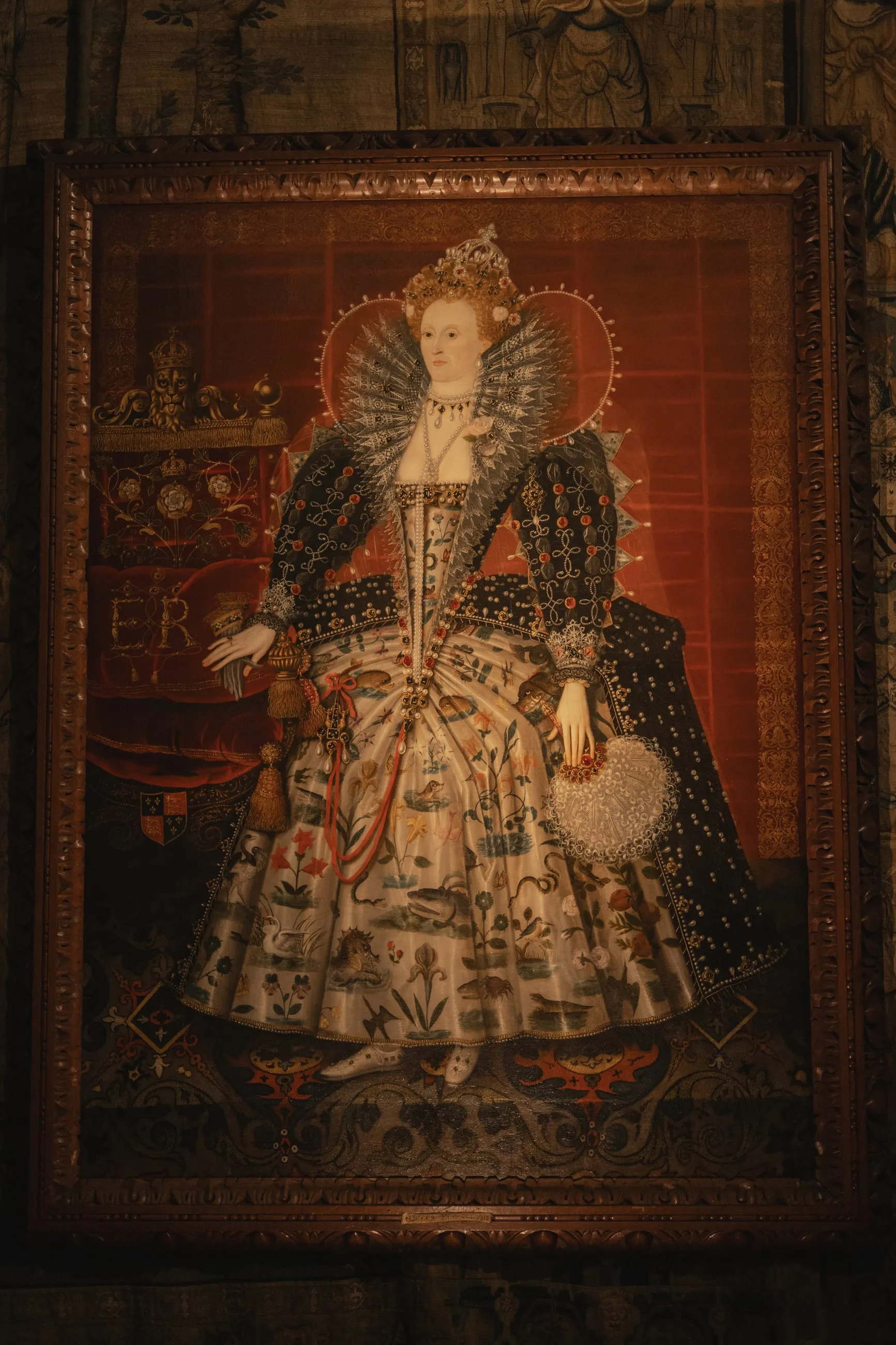 Ornate portrait of Elizabeth I in jewelled dress